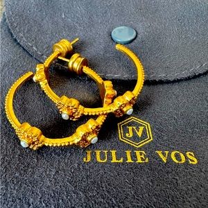 Julie Vos Colette hoop